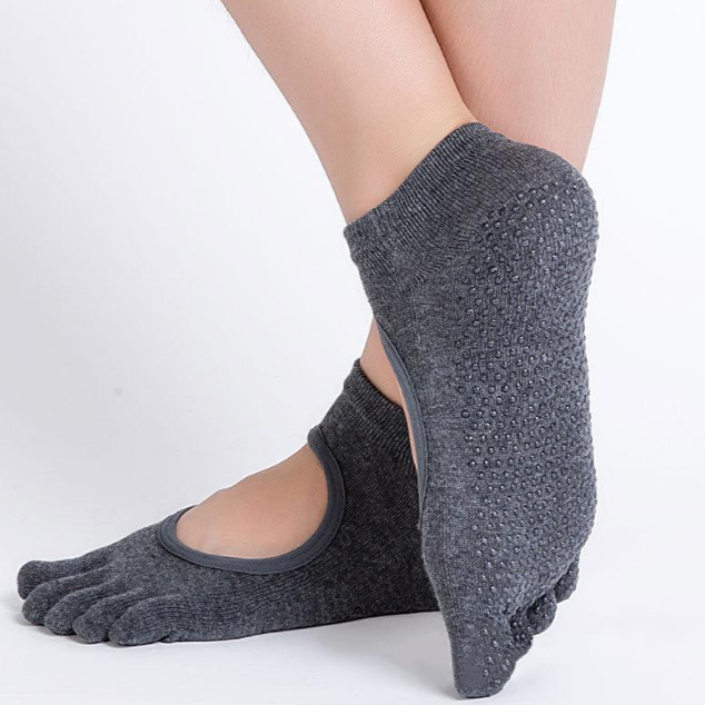 Digging hole dispensing yoga socks ladies slip five finger socks sports socks