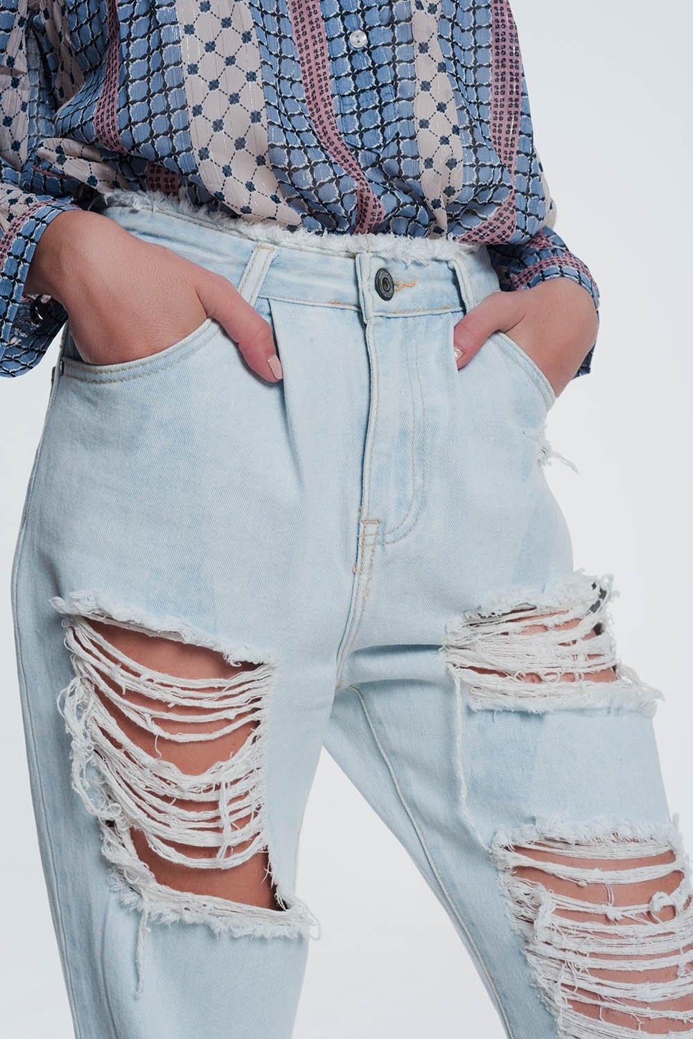 Super Ripped Boyfriend Jeans in Light Blue