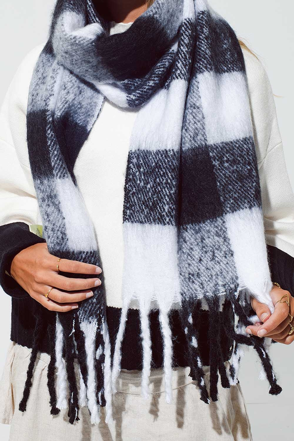 Checkerboard Scarf in Black and White With Tassles