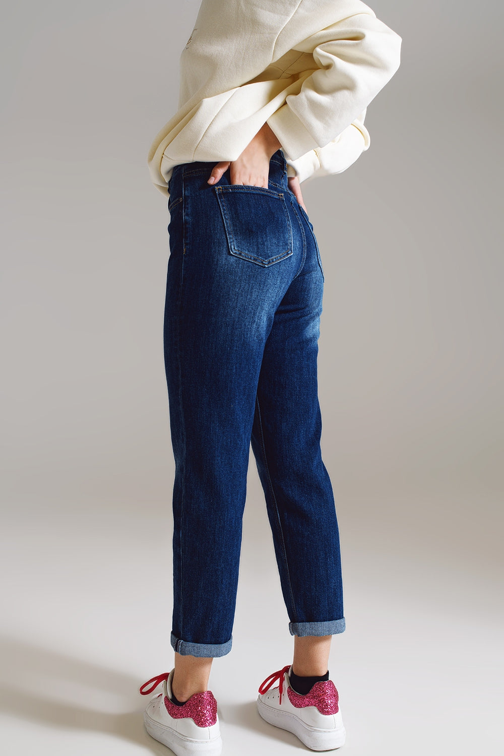 Basic Straight Jeans in Dark Wash